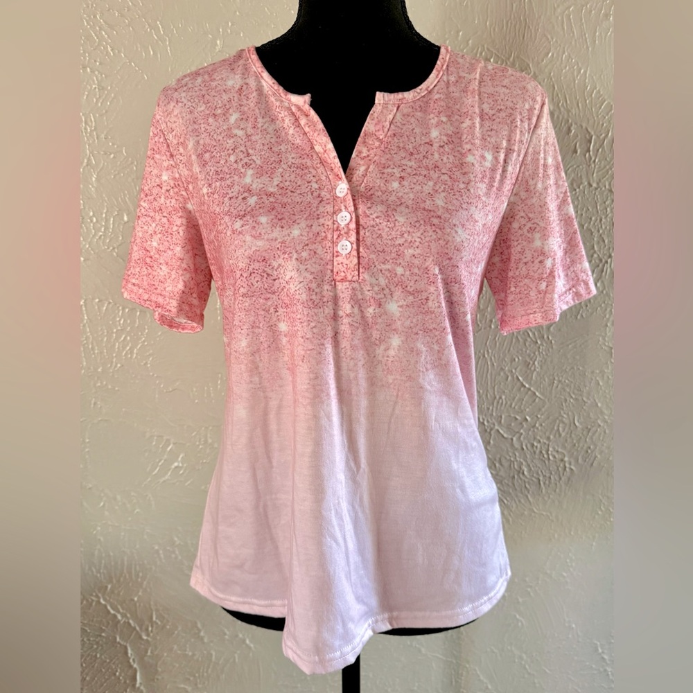 🎀Adorable Oversized Light Top🎀~small & med avail